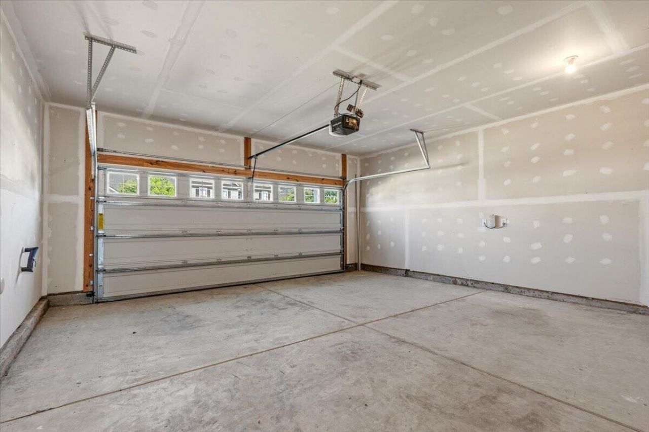 700 Redbud Lane Photo 51