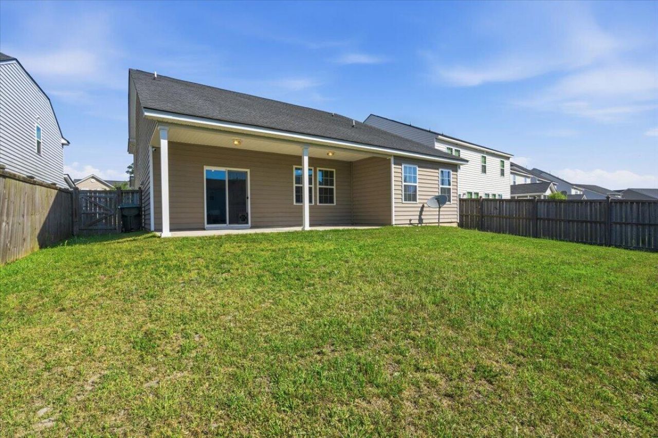 700 Redbud Lane Photo 6