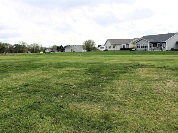 1203 W Leander Street, Clinton, IL 61727