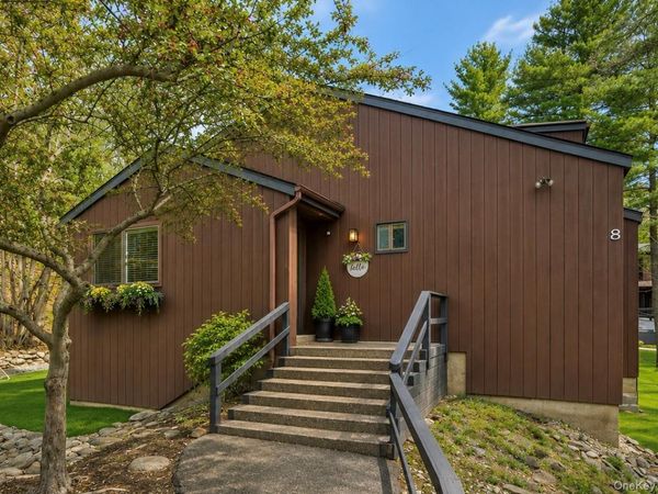 8 Laurel Court, Highland Mills, NY 10930