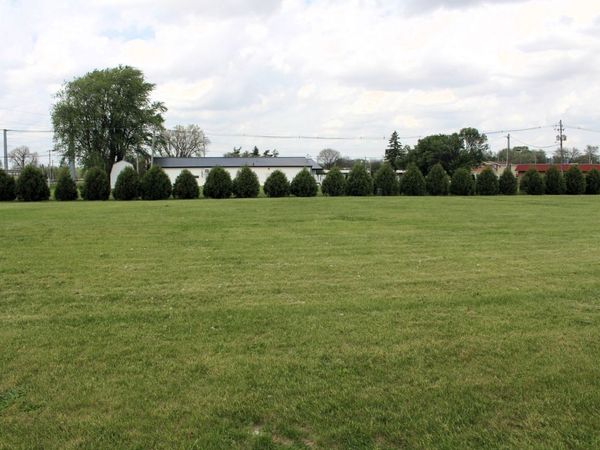 28 Liberty Lane, Clinton, IL 61727