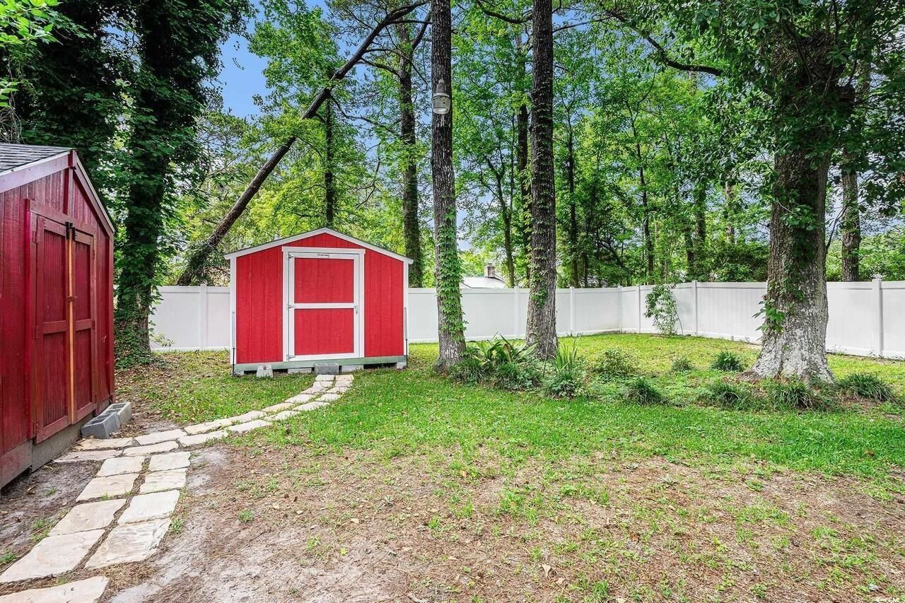 1205 King St.  Photo 18