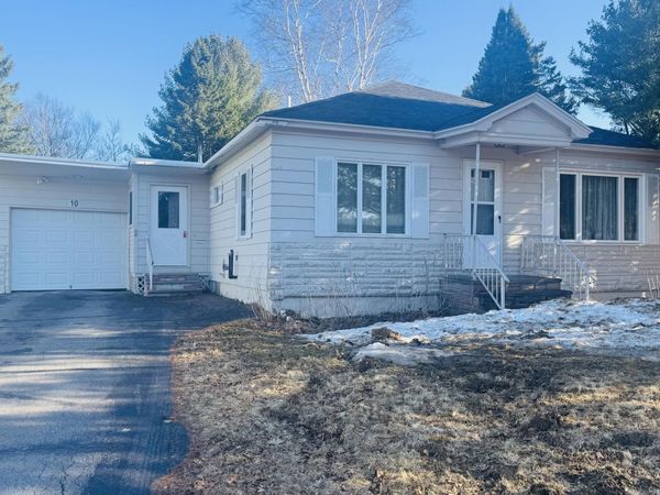 10 Dorilda Circle , Caribou, ME 04736