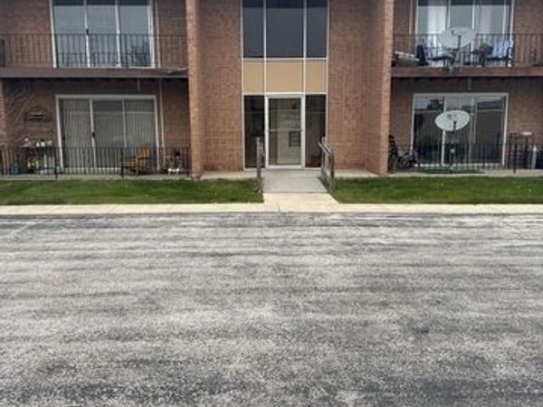 18340 CHERRY CREEK Drive , Unit 7, Homewood, IL 60430