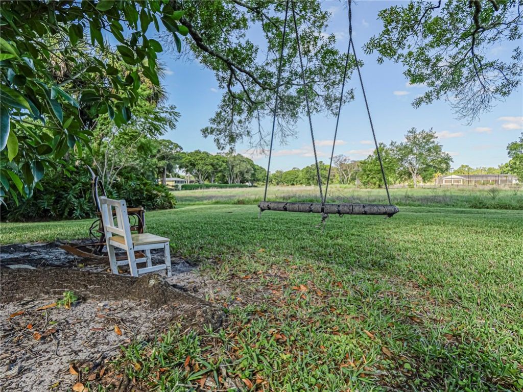 605 40th Avenue Sw, Vero Beach, FL 32968 Photo