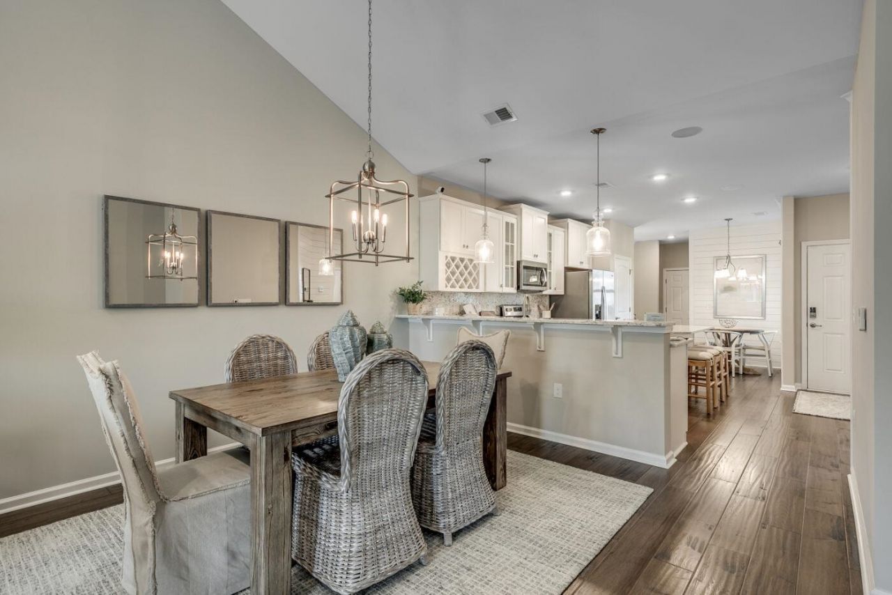 2625 Hartington St  Photo 10