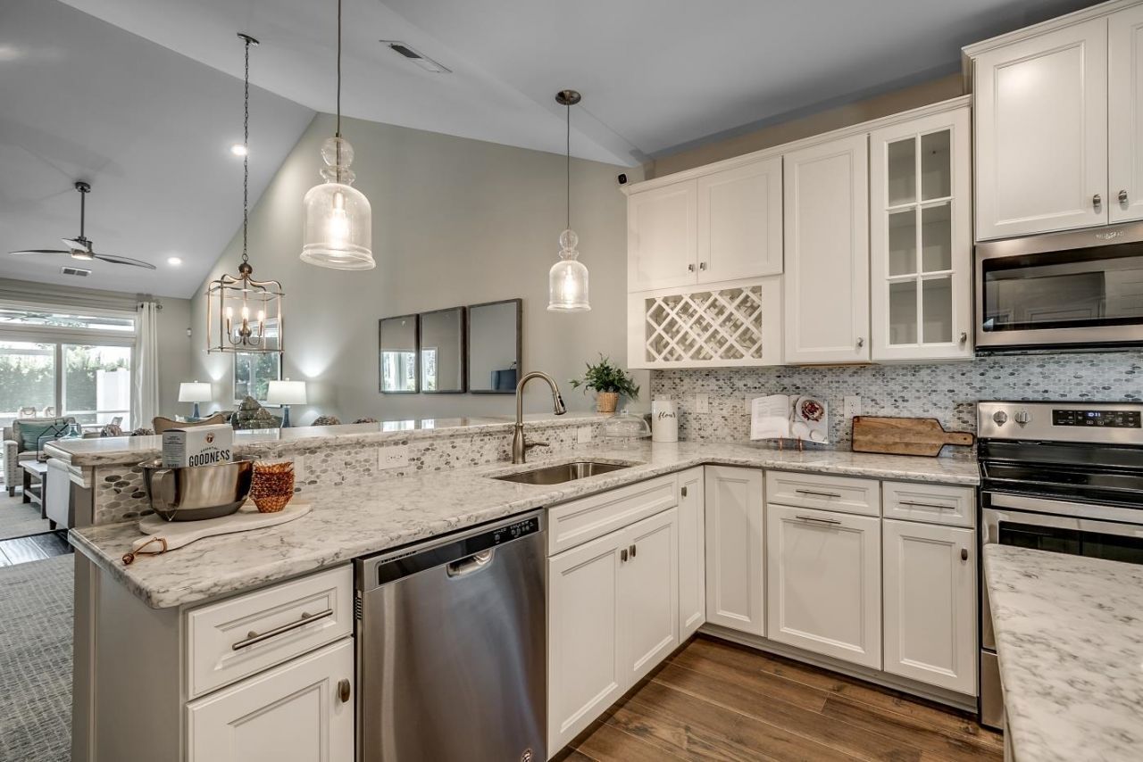 2625 Hartington St  Photo 7