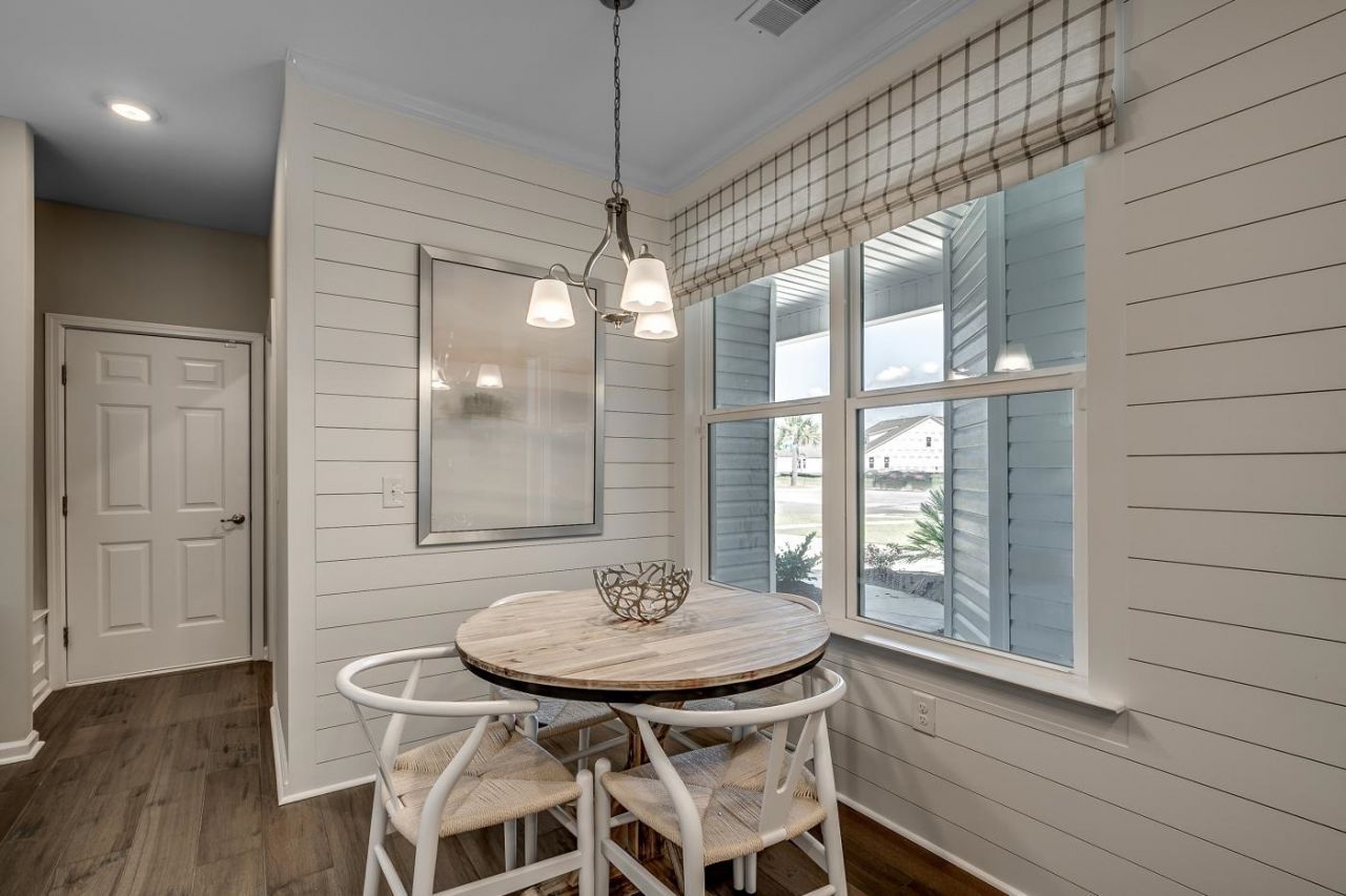 2625 Hartington St  Photo 9