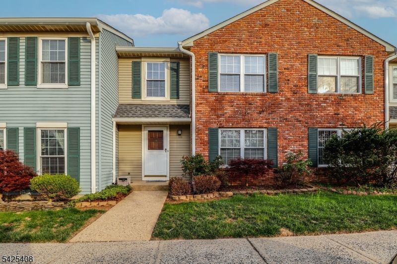 118 Selby Ct, Franklin, NJ 08873 Main Photo