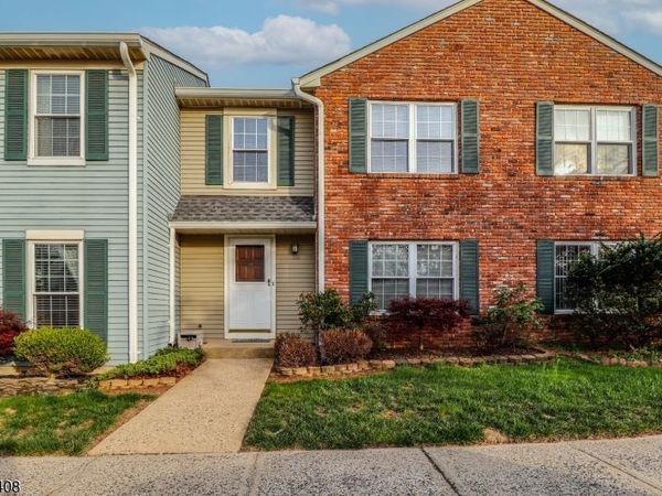 118 Selby Ct, Franklin, NJ 08873