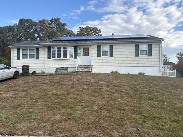 20 Nottingham Dr, Howell, NJ 07731