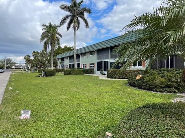 200 Valley Stream Dr, Unit 8B, Naples, FL 34113 Photo