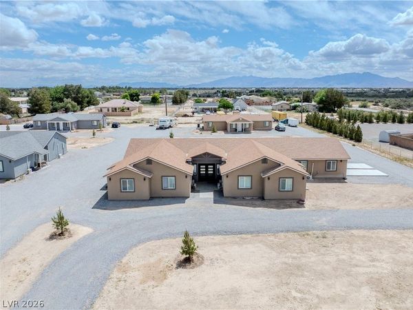 951 W Leffner Drive , Pahrump, NV 89060