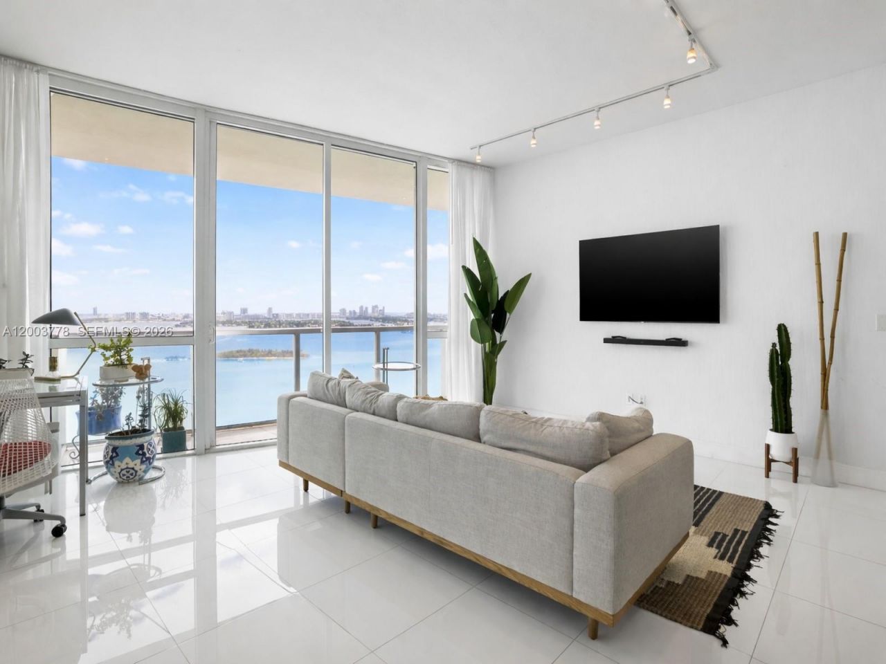 665 NE 25th St, Unit 2602, Miami, FL 33137 Photo