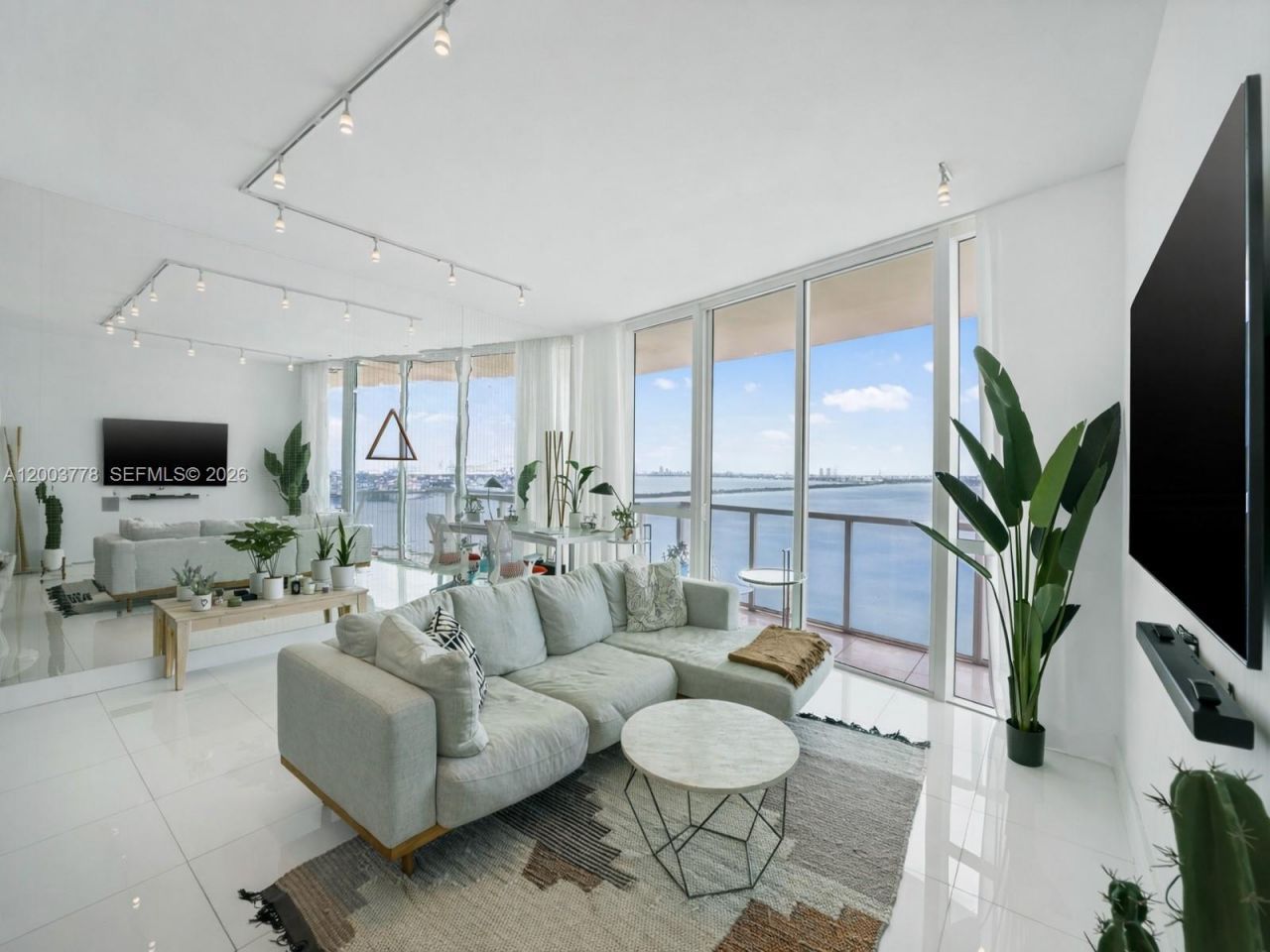 665 NE 25th St, Unit 2602, Miami, FL 33137 Photo