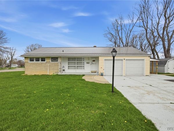 2820 Bell Drive , Hamburg, NY 14075