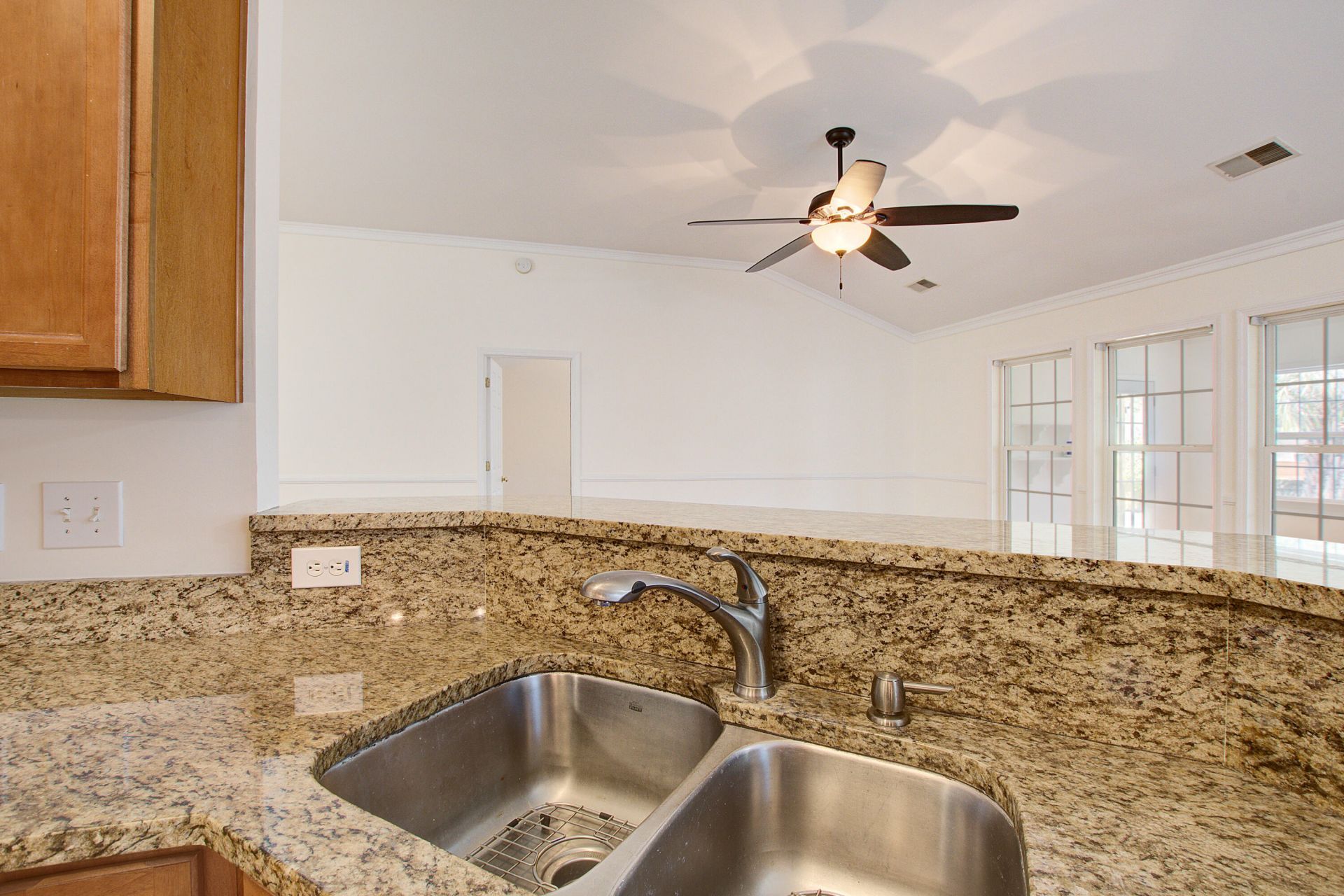 494 Dolphin Drive Photo 12