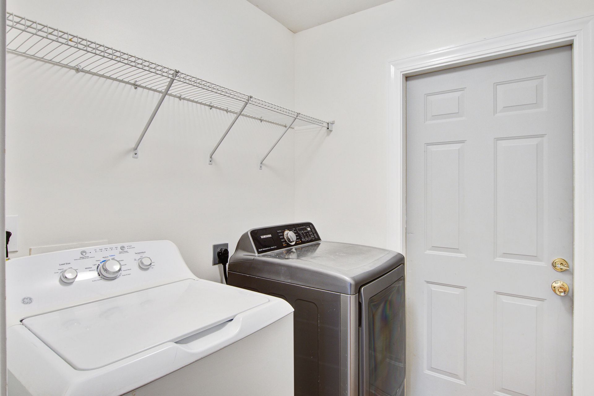 494 Dolphin Drive Photo 16