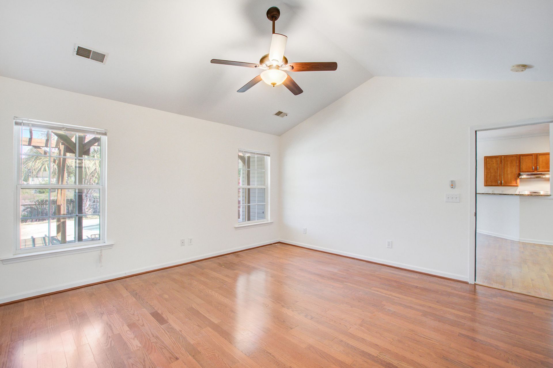 494 Dolphin Drive Photo 21