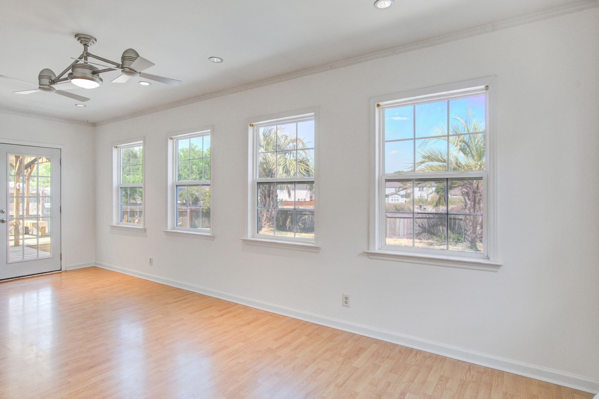 494 Dolphin Drive Photo 32