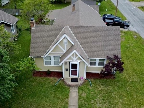 1006 E Pearl Street, Harrisonville, MO 64701