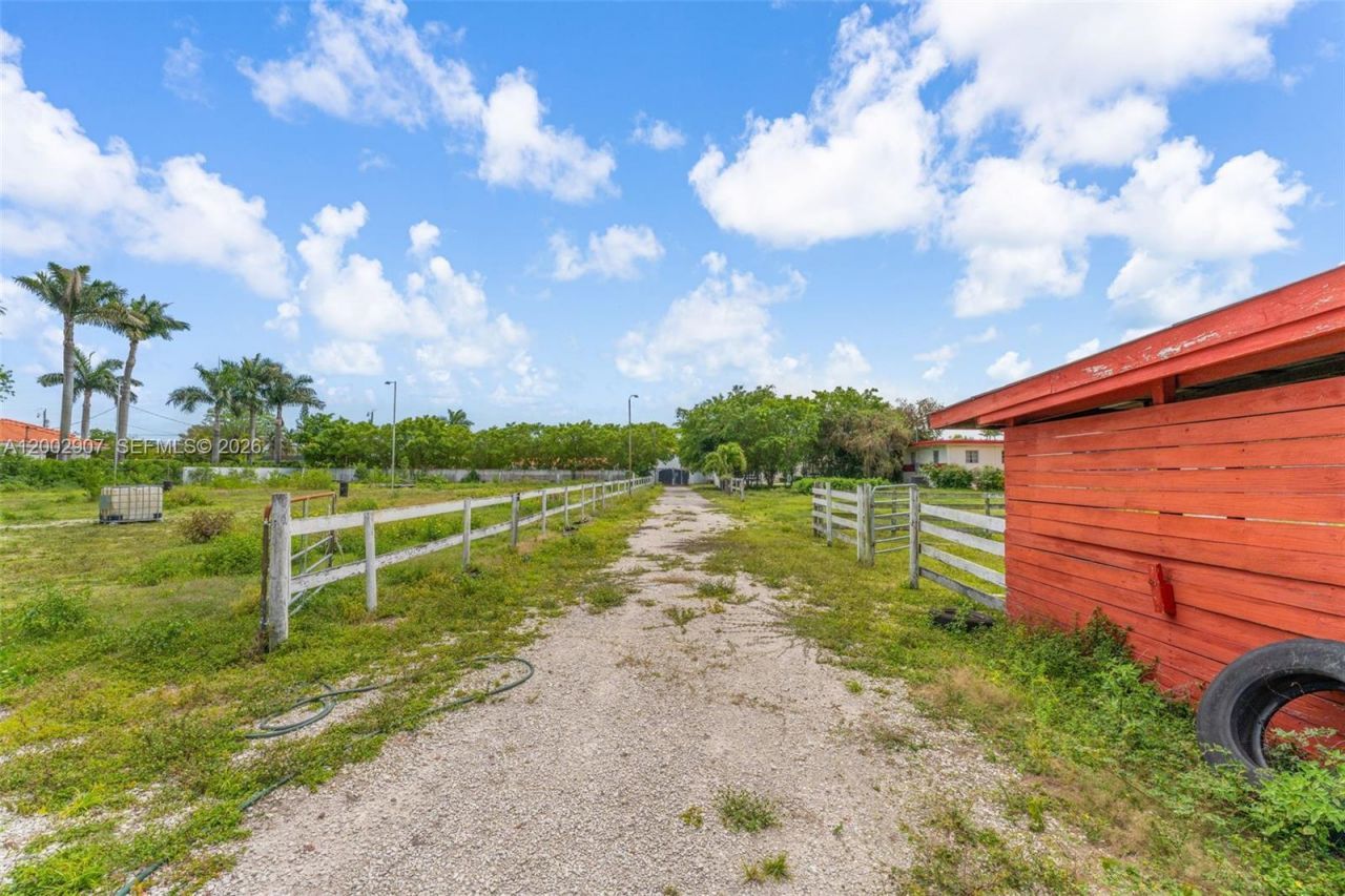 12445 SW 46th St , Miami, FL 33175 Photo