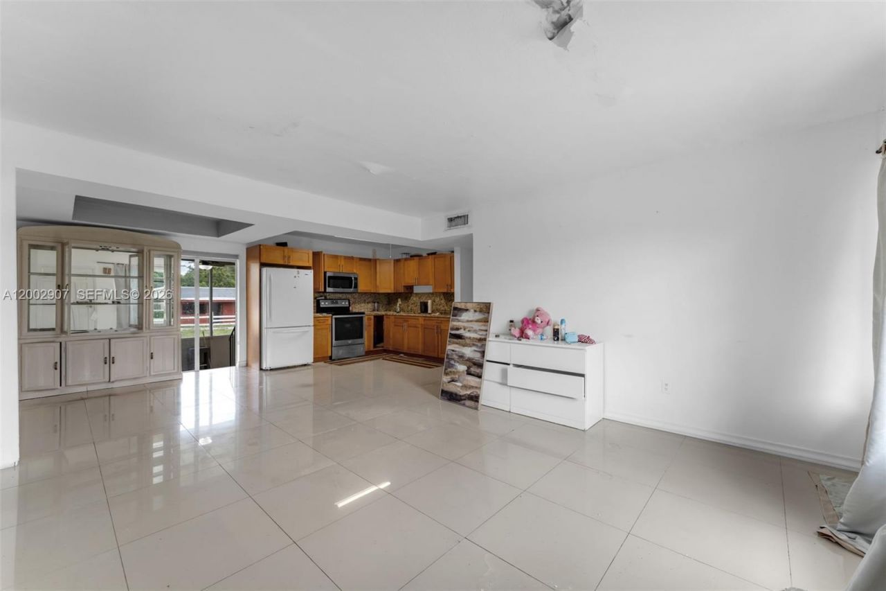 12445 SW 46th St , Miami, FL 33175 Photo