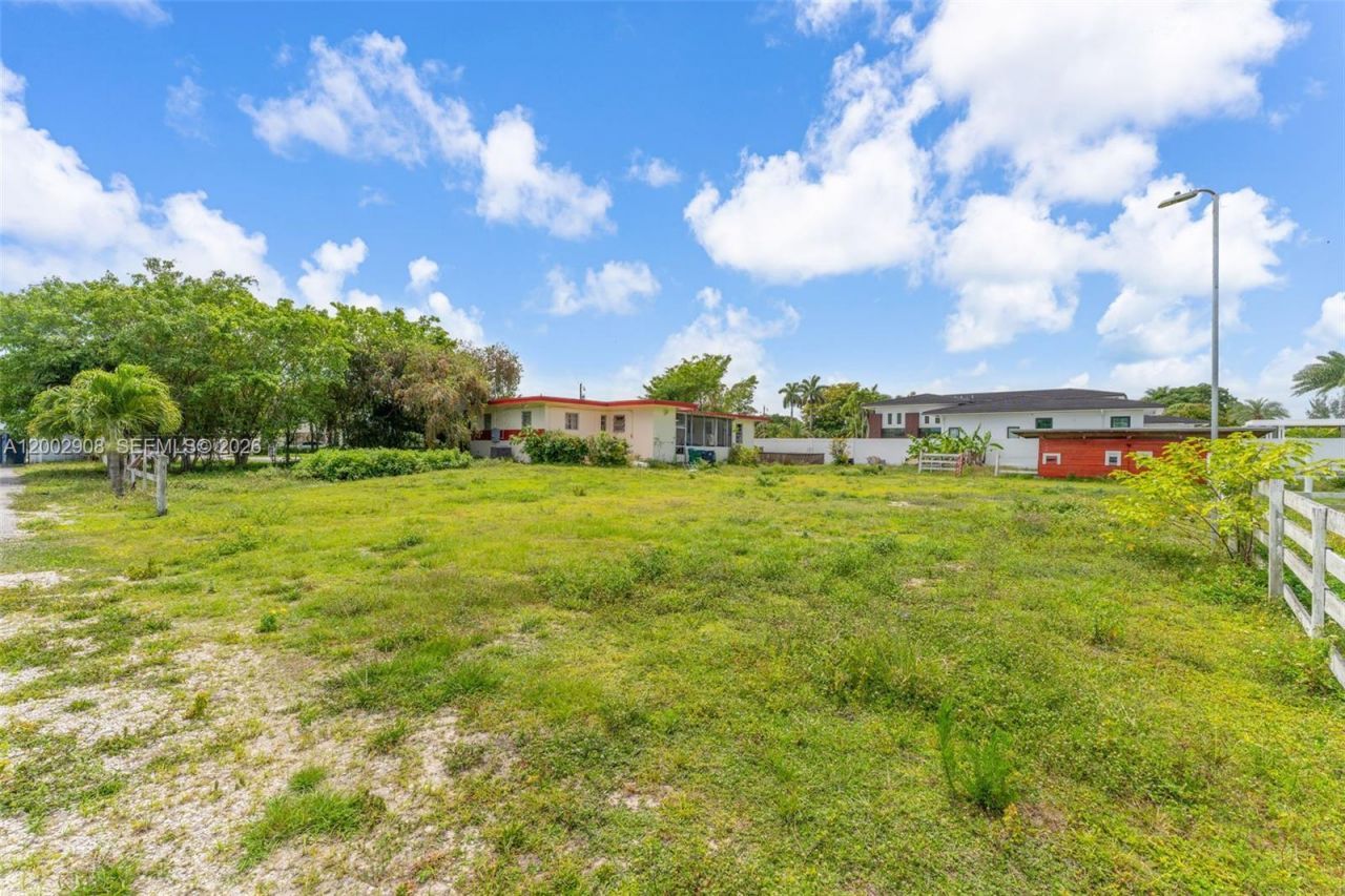 12445 SW 46th St , Miami, FL 33175 Photo