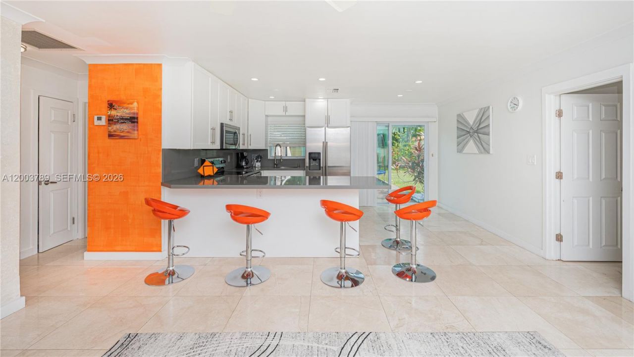 906 NE 6th St, Hallandale Beach, FL 33009 Photo