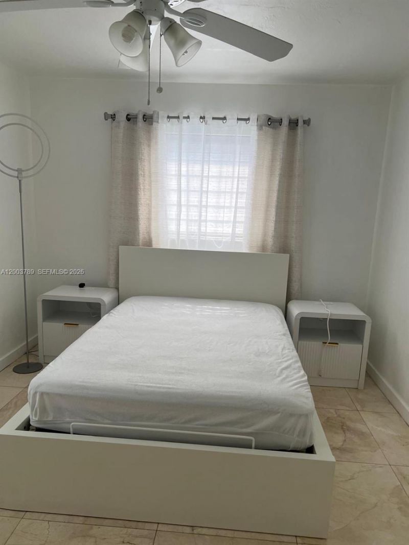 906 NE 6th St, Hallandale Beach, FL 33009 Photo