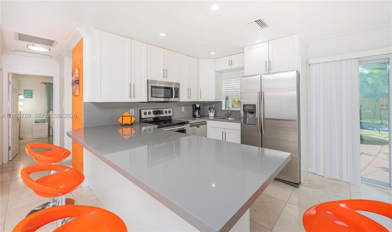 906 NE 6th St, Hallandale Beach, FL 33009 Photo