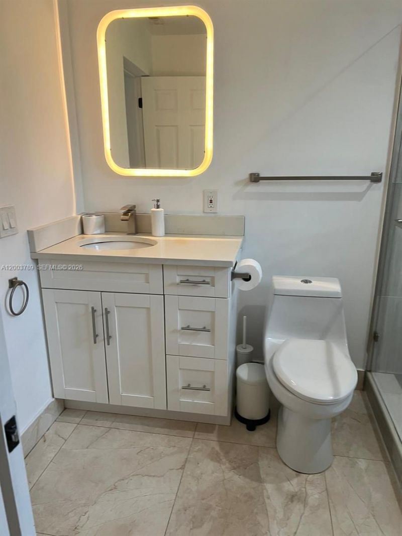 906 NE 6th St, Hallandale Beach, FL 33009 Photo