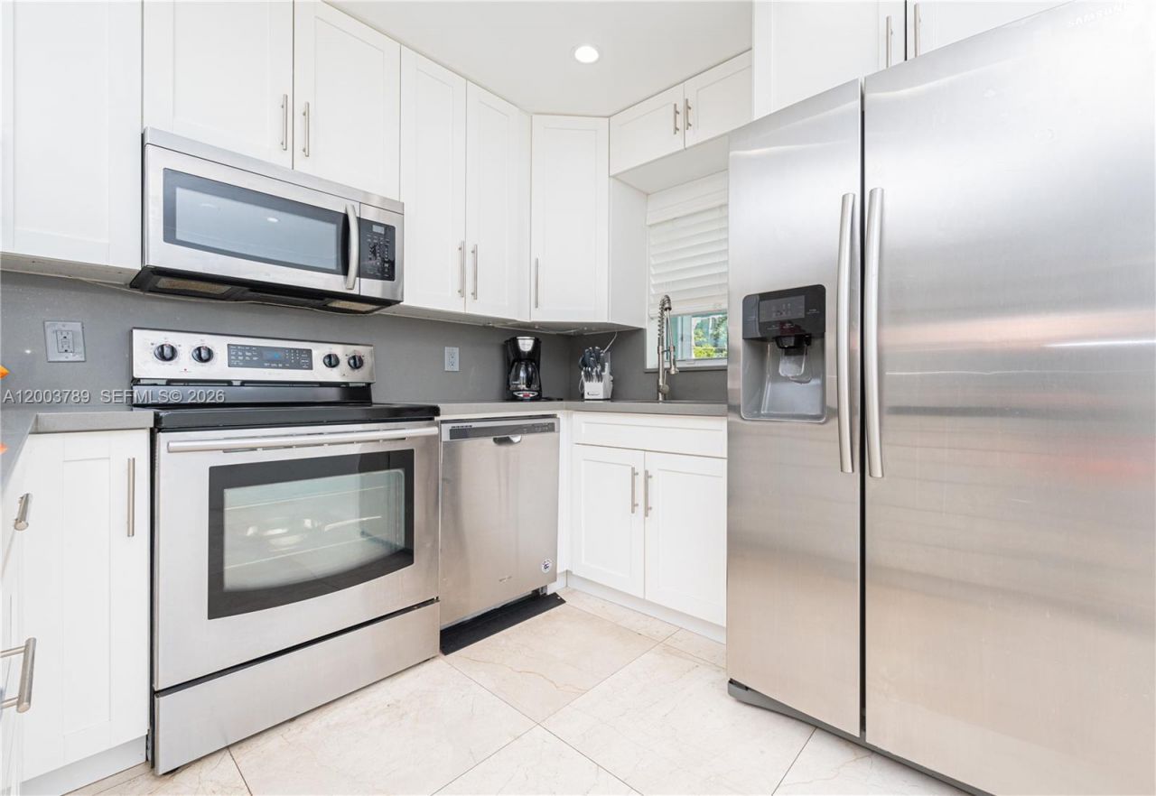 906 NE 6th St, Hallandale Beach, FL 33009 Photo