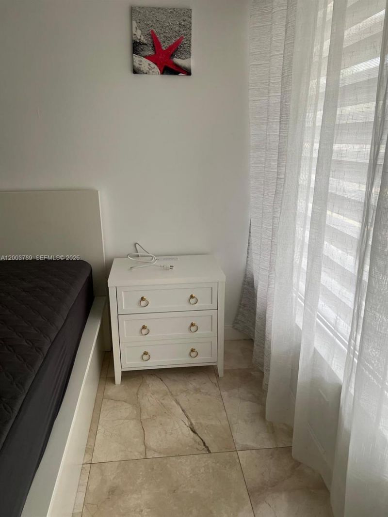 906 NE 6th St, Hallandale Beach, FL 33009 Photo