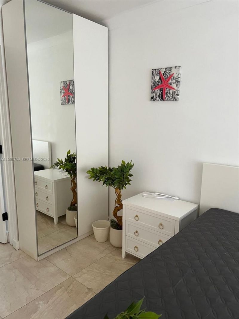 906 NE 6th St, Hallandale Beach, FL 33009 Photo