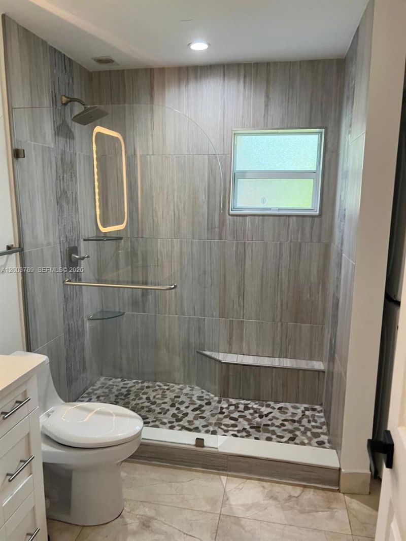 906 NE 6th St, Hallandale Beach, FL 33009 Photo