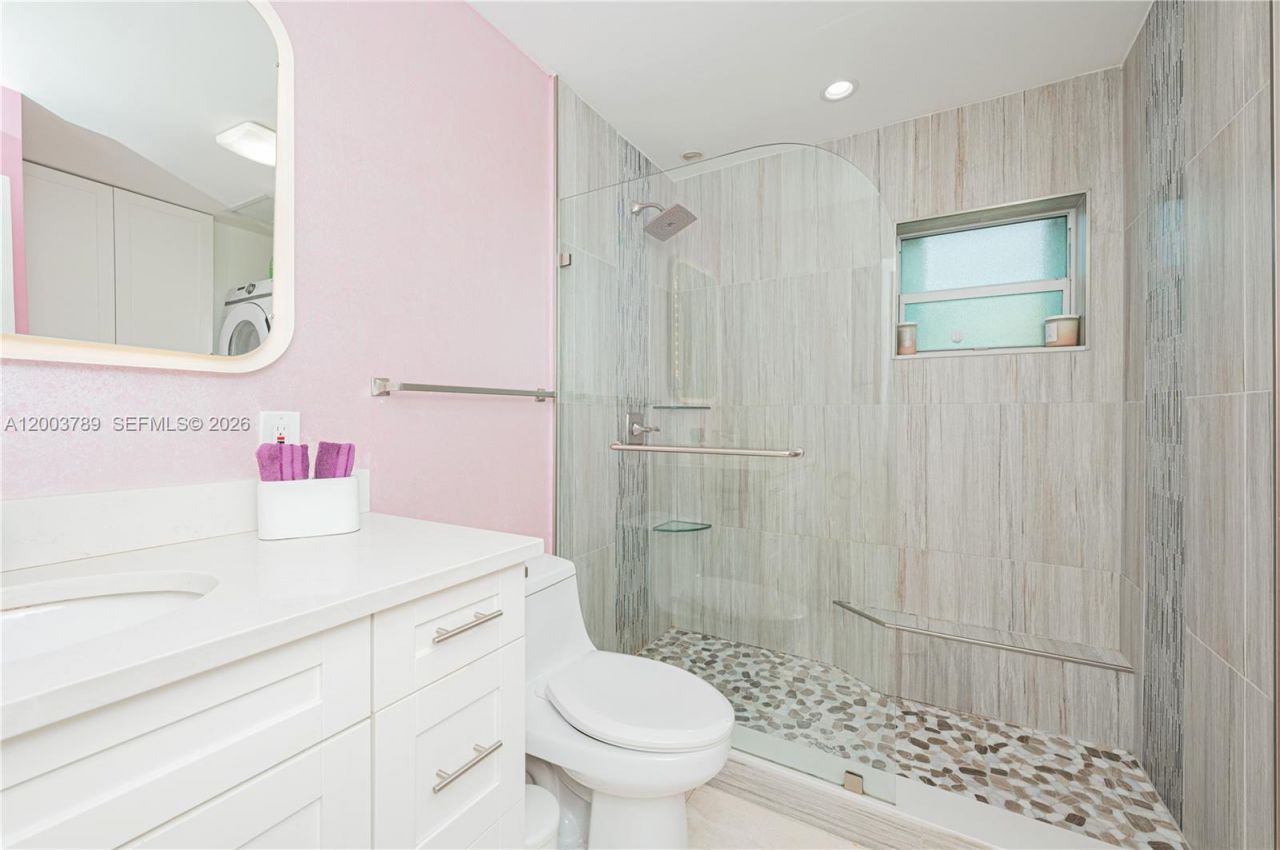 906 NE 6th St, Hallandale Beach, FL 33009 Photo