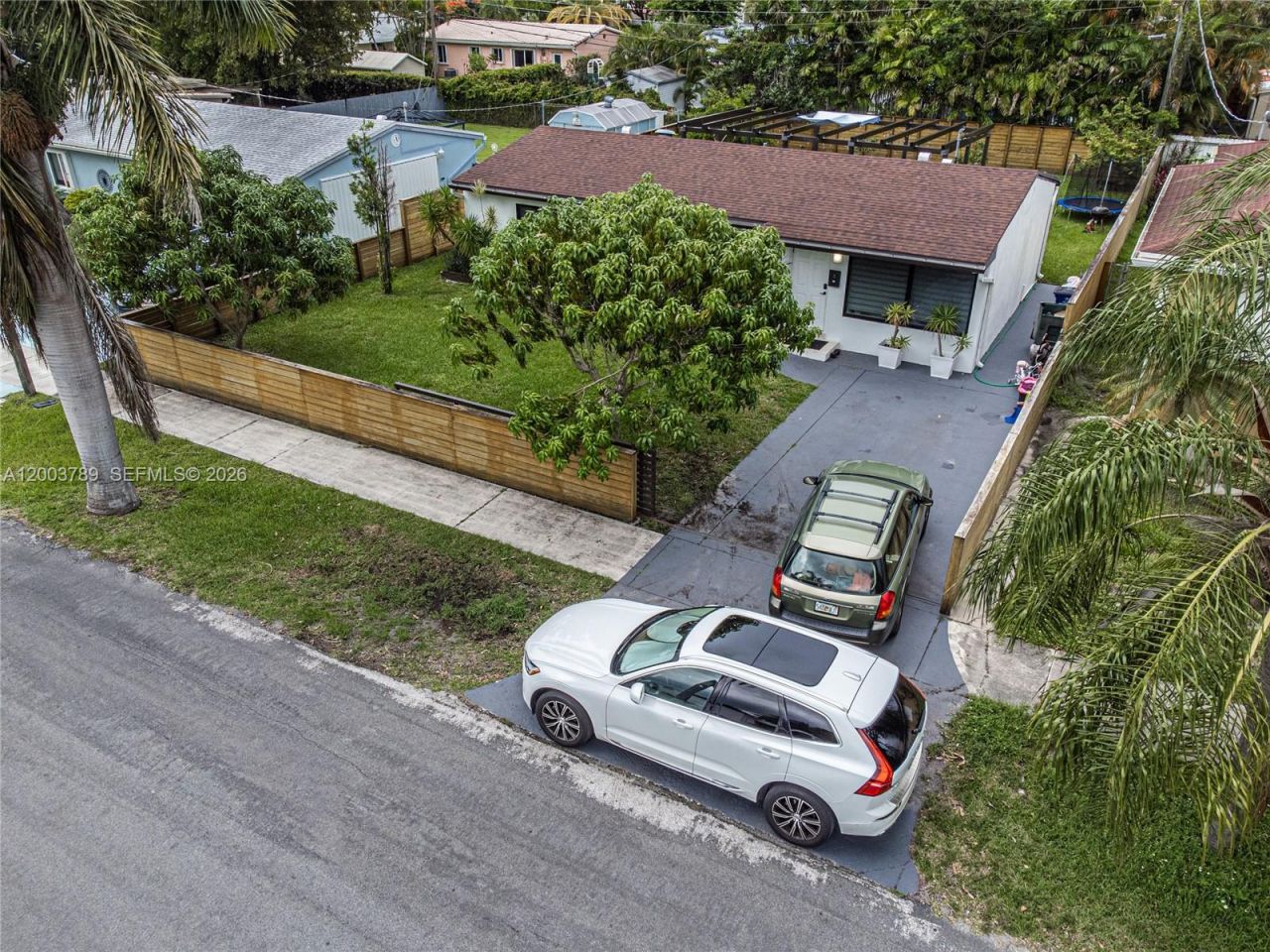906 NE 6th St, Hallandale Beach, FL 33009 Photo