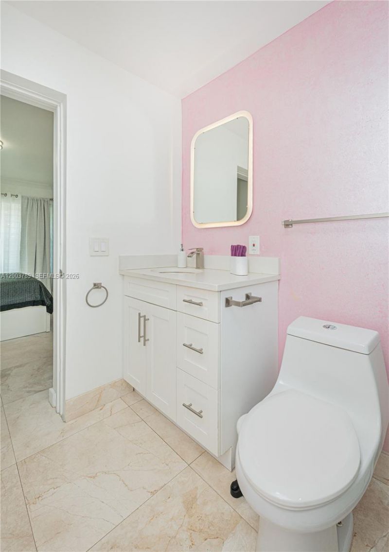 906 NE 6th St, Hallandale Beach, FL 33009 Photo