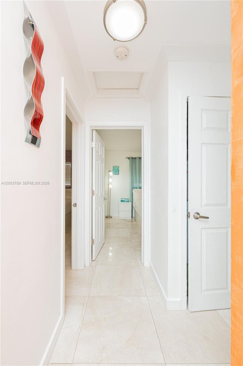 906 NE 6th St, Hallandale Beach, FL 33009 Photo