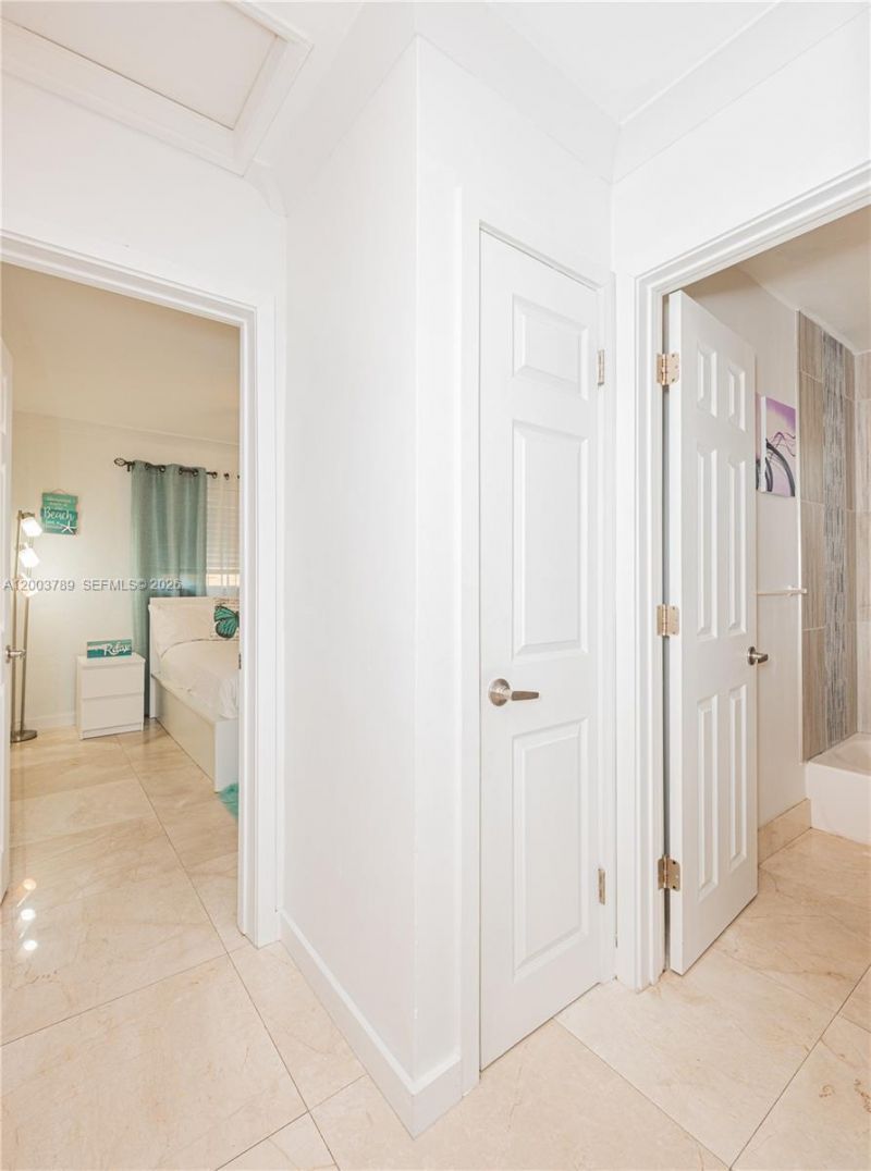 906 NE 6th St, Hallandale Beach, FL 33009 Photo