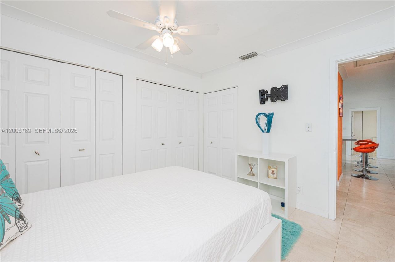 906 NE 6th St, Hallandale Beach, FL 33009 Photo