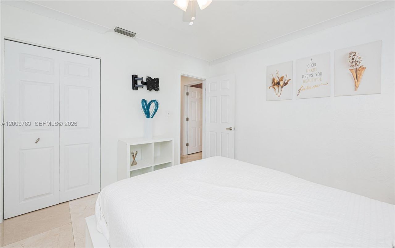 906 NE 6th St, Hallandale Beach, FL 33009 Photo