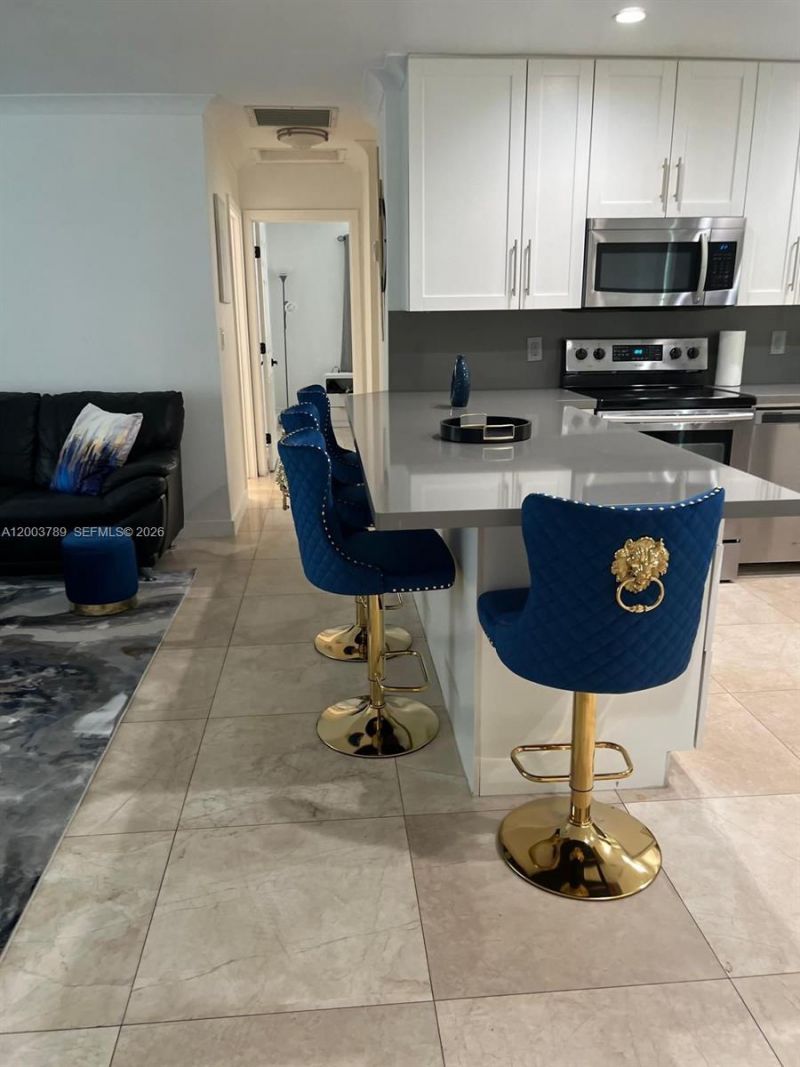 906 NE 6th St, Hallandale Beach, FL 33009 Photo