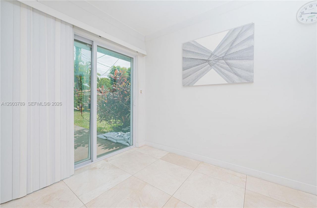 906 NE 6th St, Hallandale Beach, FL 33009 Photo