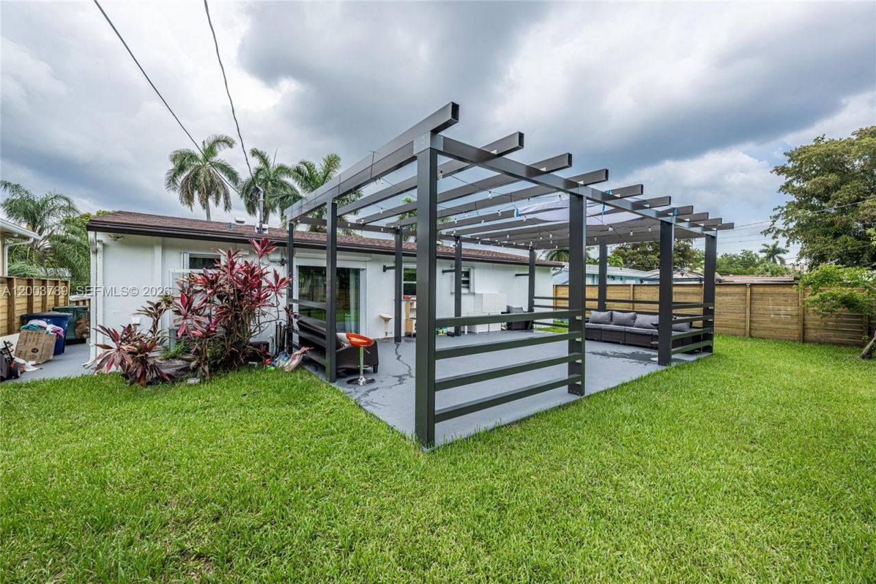 906 NE 6th St, Hallandale Beach, FL 33009 Photo