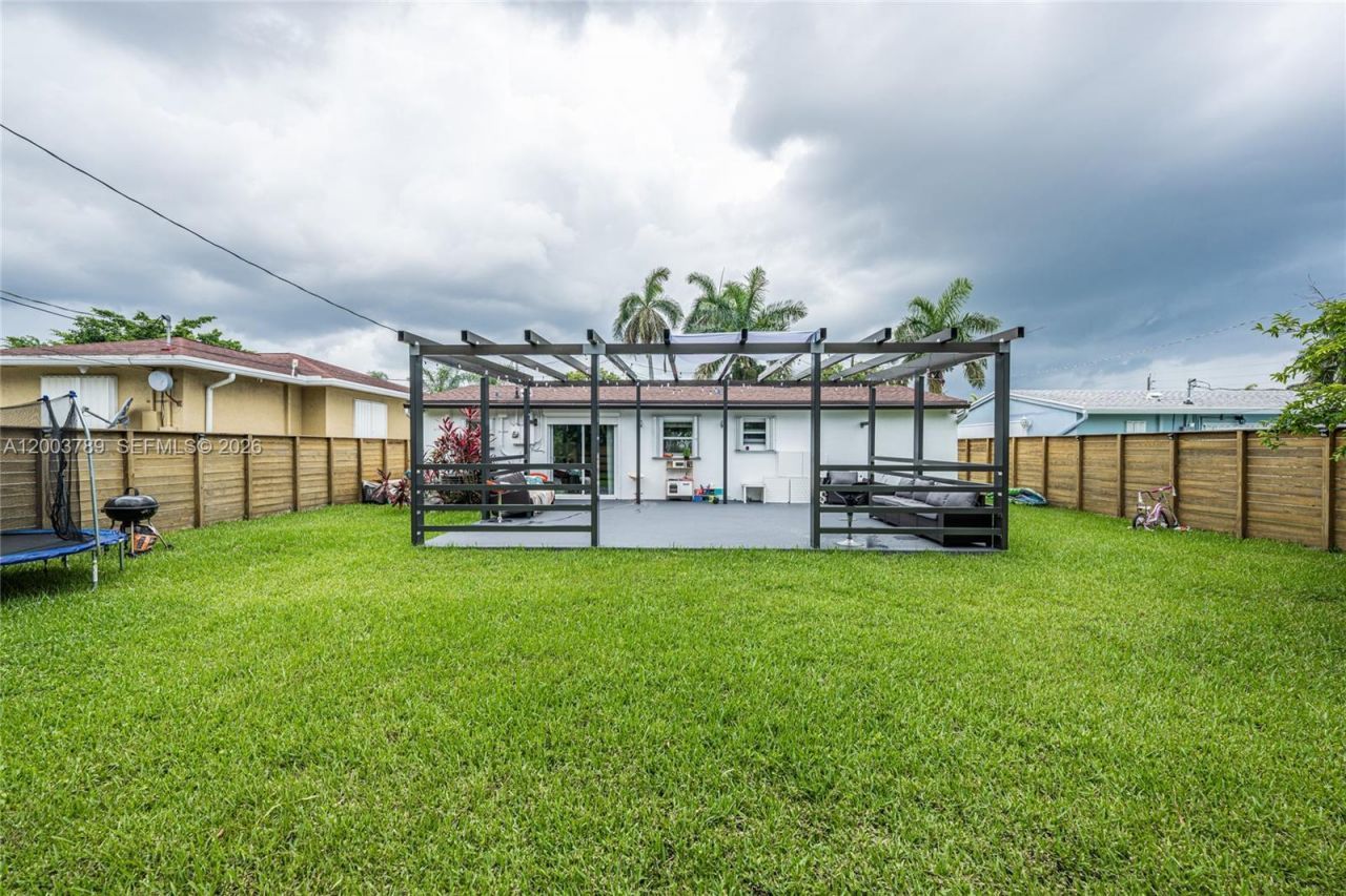 906 NE 6th St, Hallandale Beach, FL 33009 Photo