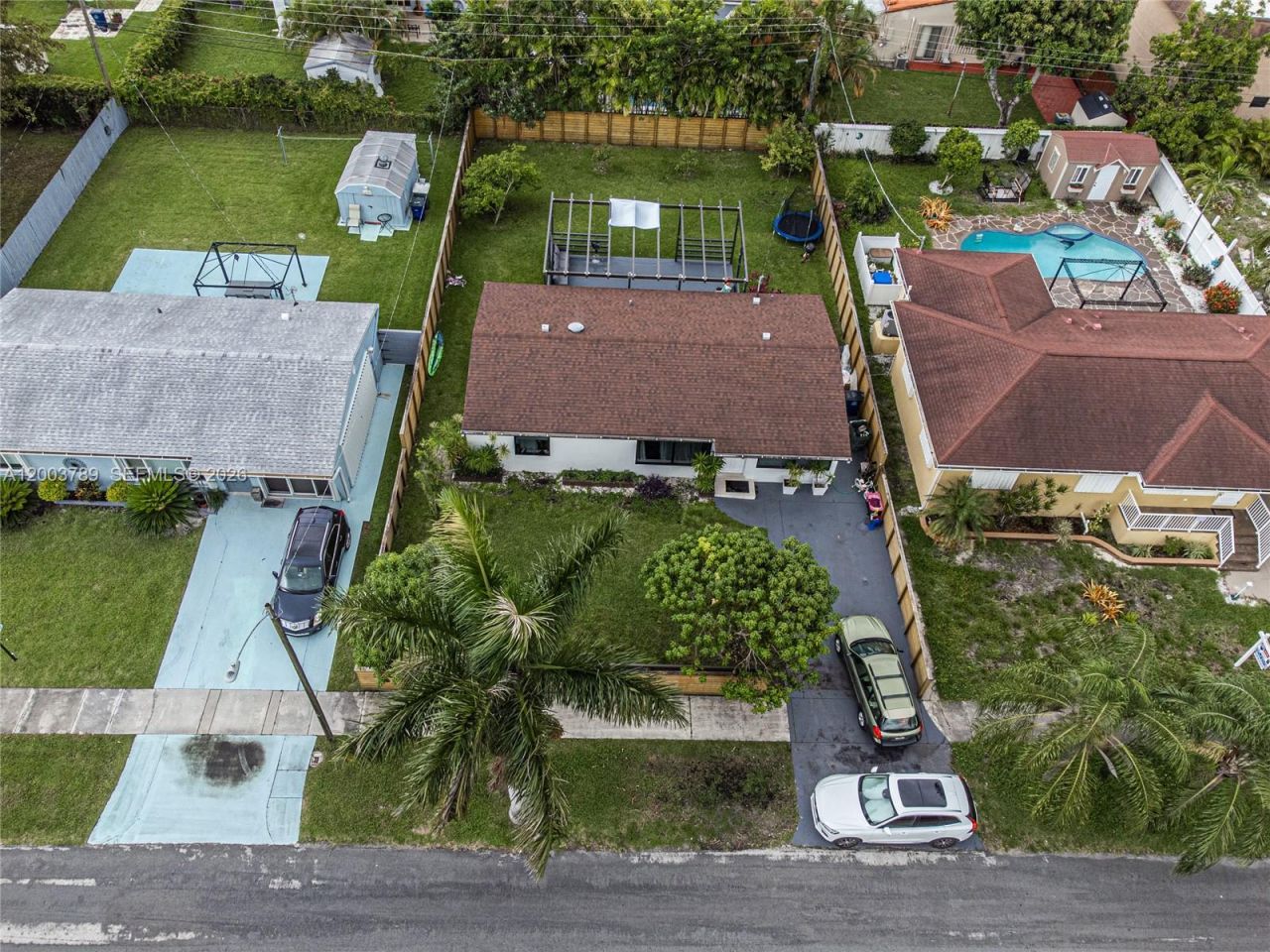 906 NE 6th St, Hallandale Beach, FL 33009 Photo