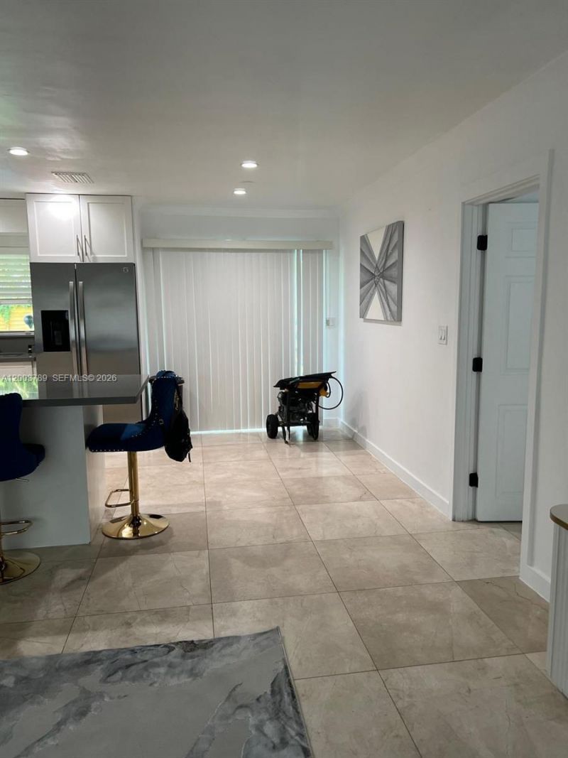 906 NE 6th St, Hallandale Beach, FL 33009 Photo