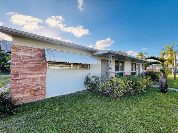 1050 SW 2nd Ave , Unit 1050, Dania Beach, FL 33004